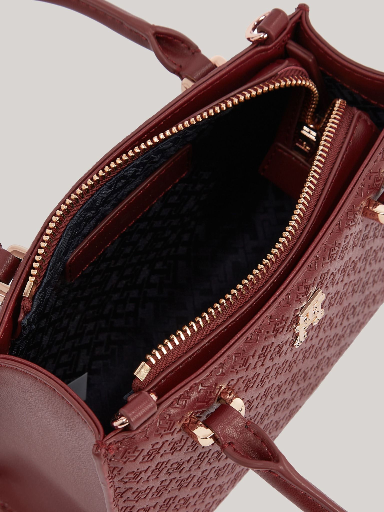 Tommy Hilfiger - Túi xách nữ TH Monogram Debossed Tote