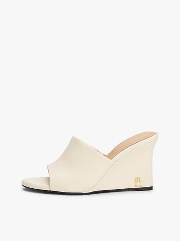 Tommy Hilfiger - Giày đế cao nữ Leather TH Monogram Plaque Wedge Mules