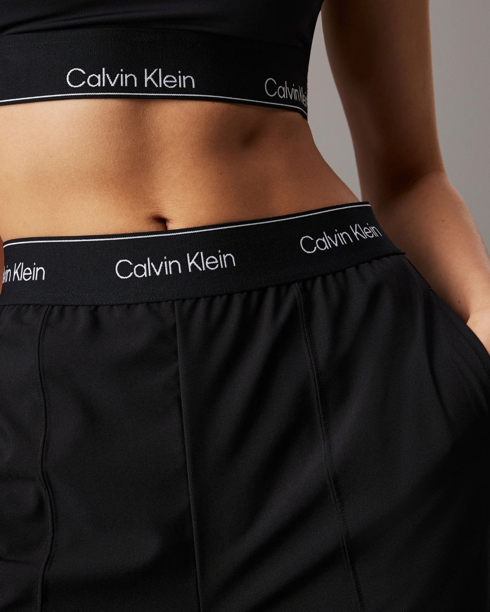 Calvin Klein - Quần dài thể thao CK nữ Essentials Wide Leg Track Pants
