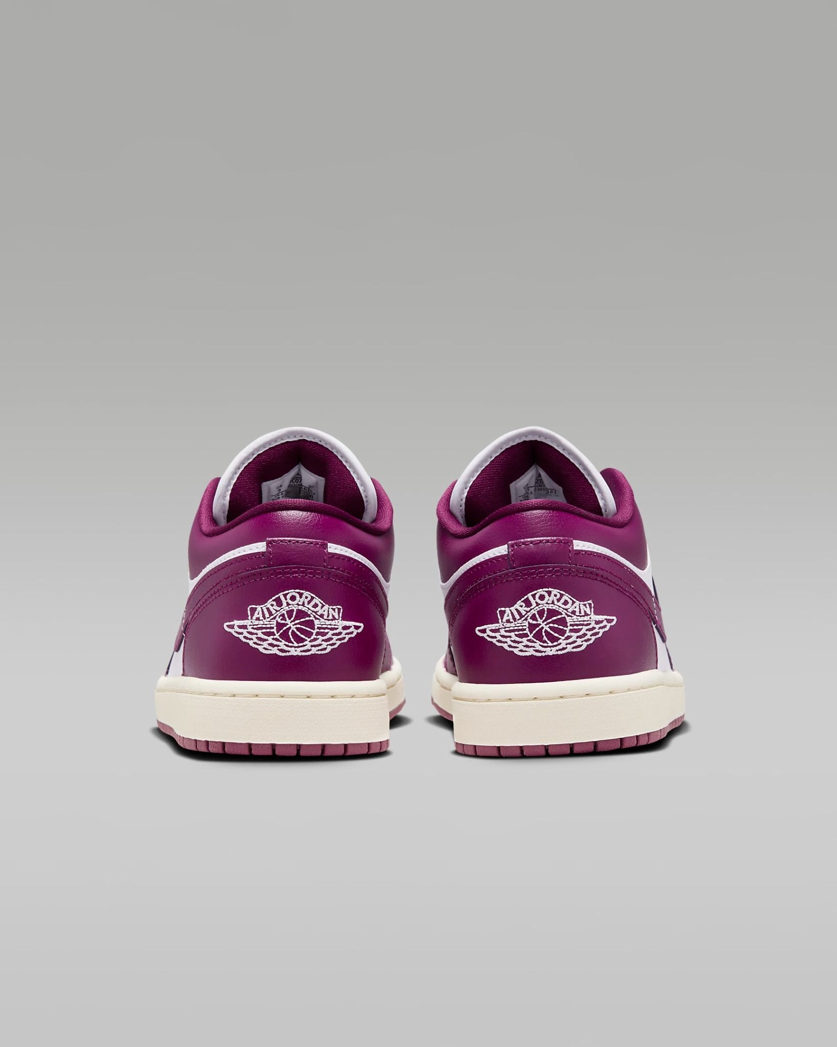 Nike - Giày thời trang thể thao Nữ Air Jordan 1 Low Shoes