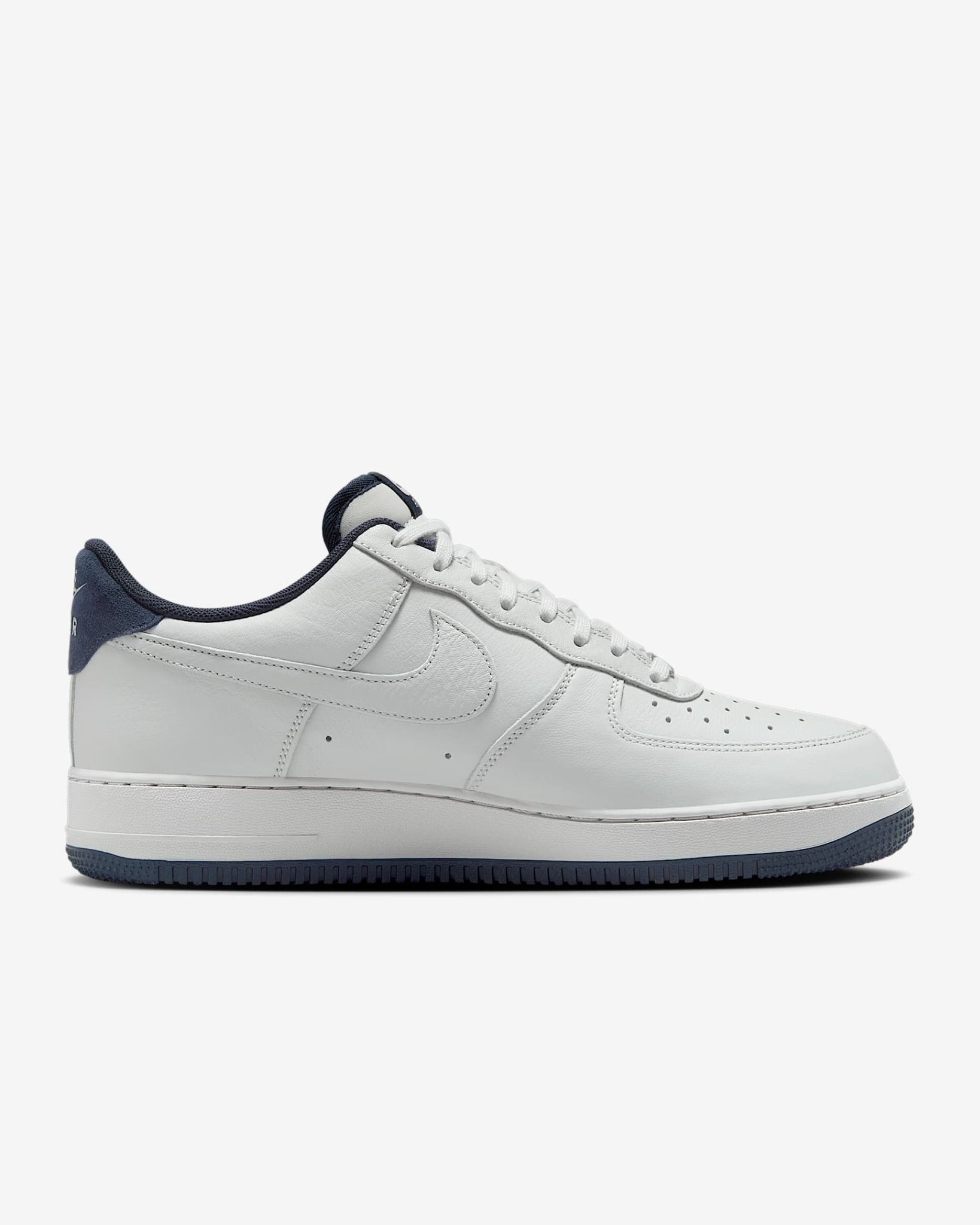 Nike - Giày thời trang thể thao Nam Air Force 1 '07 LV8 Men's Shoes