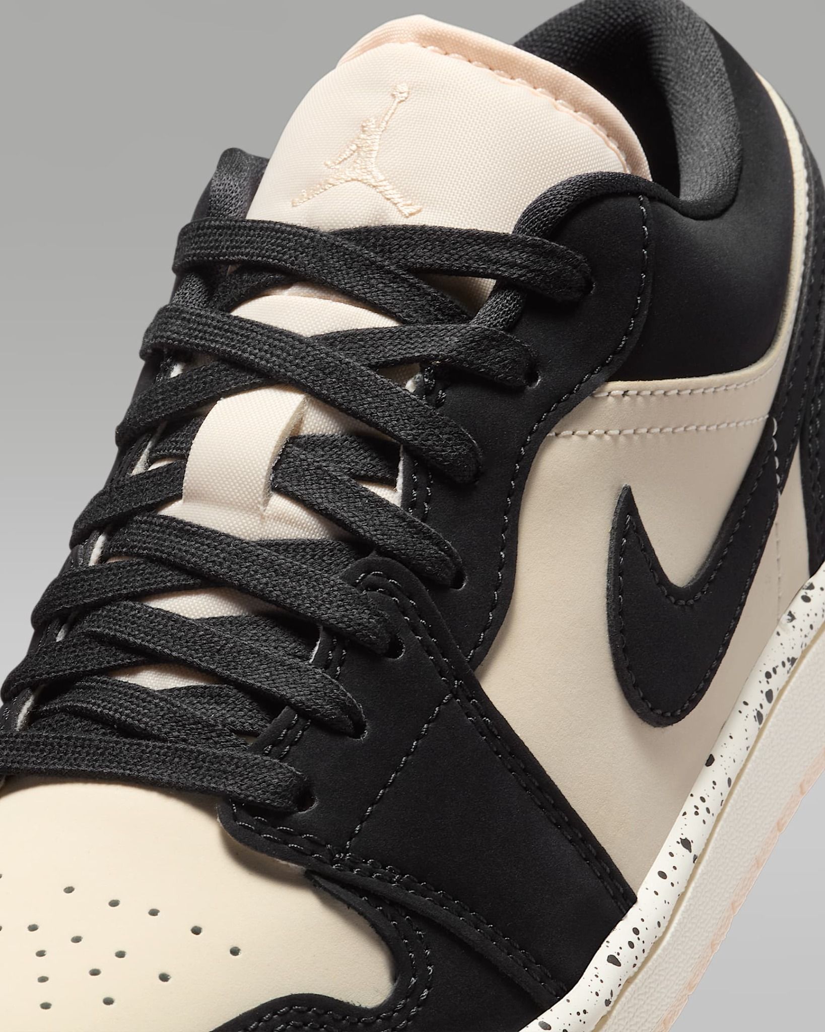 Nike - Giày thời trang thể thao Nữ Air Jordan 1 Low Women's Shoes