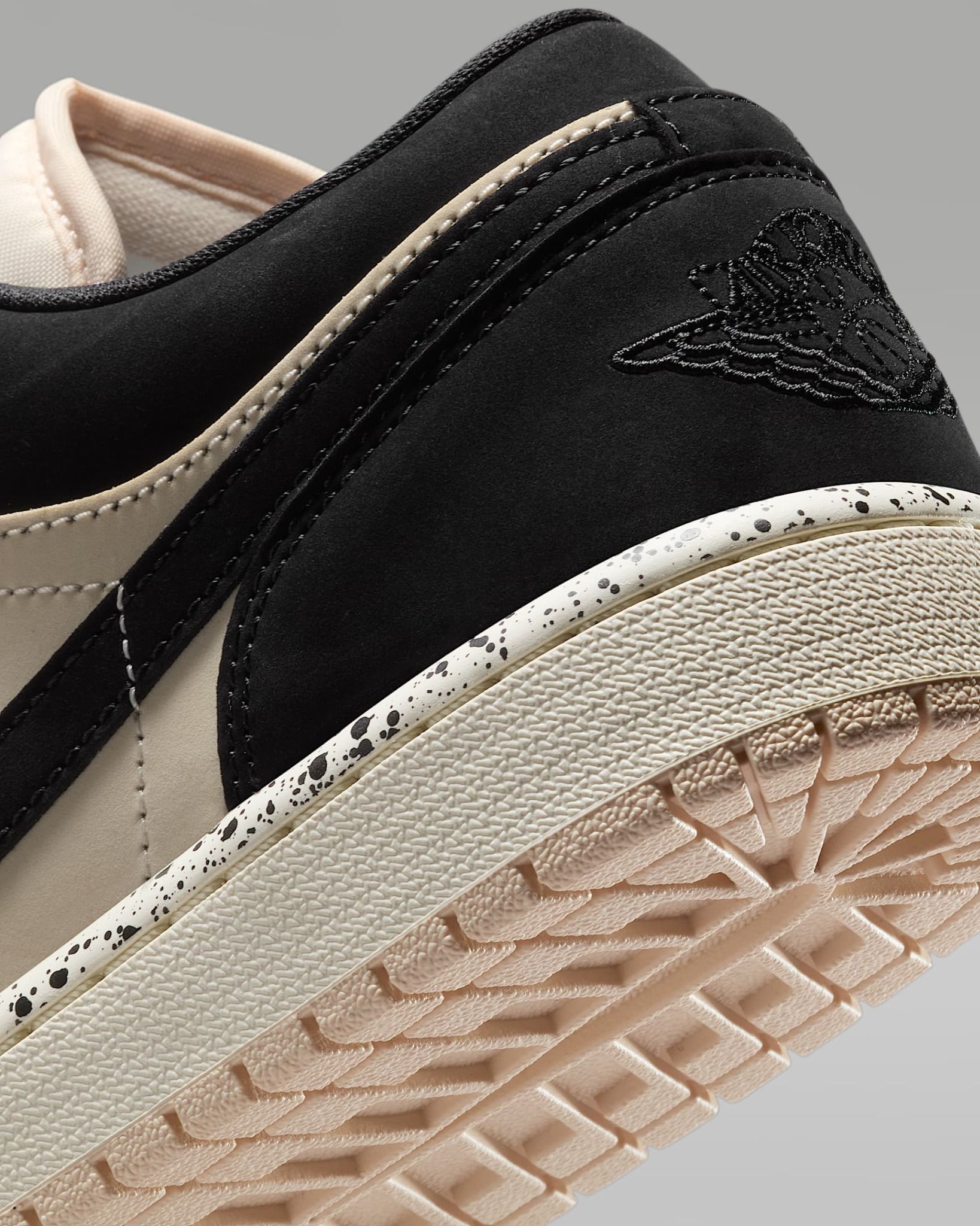 Nike - Giày thời trang thể thao Nữ Air Jordan 1 Low Women's Shoes