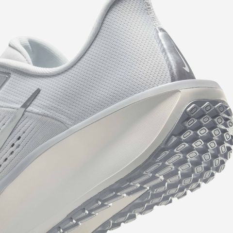 Nike - Giày chạy bộ thể thao Nữ Quest 6 Women's Road Running Shoes