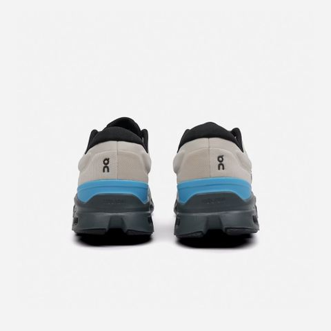 On - Giày chạy bộ nam Cloudstratus 3 Running Shoes