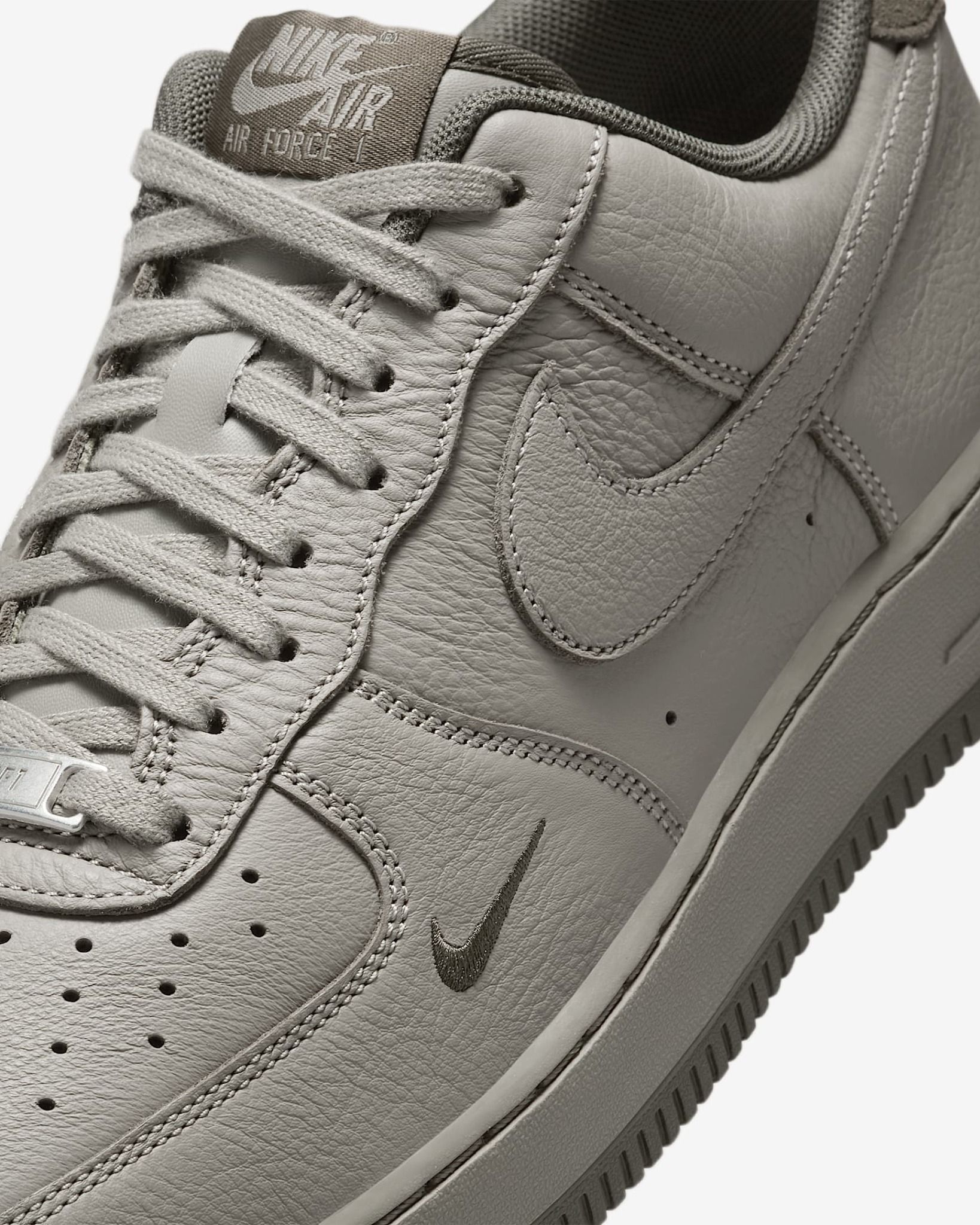 Nike - Giày thời trang thể thao Nam Air Force 1 '07 LV8 Men's Shoes