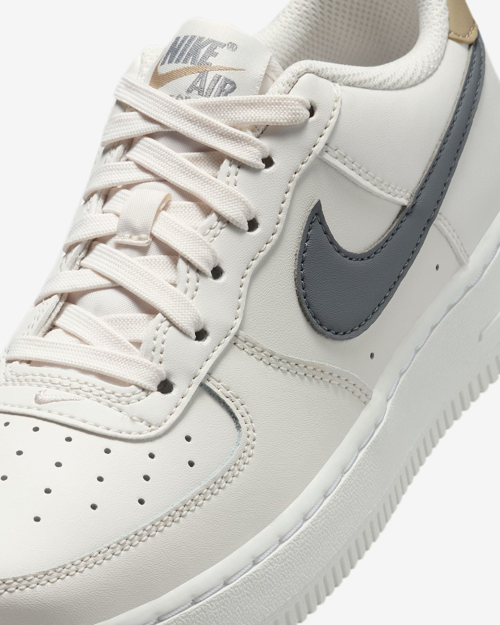 Nike - Giày thể thao trẻ em Bé Trai Air Force 1 Older Kids' Shoes