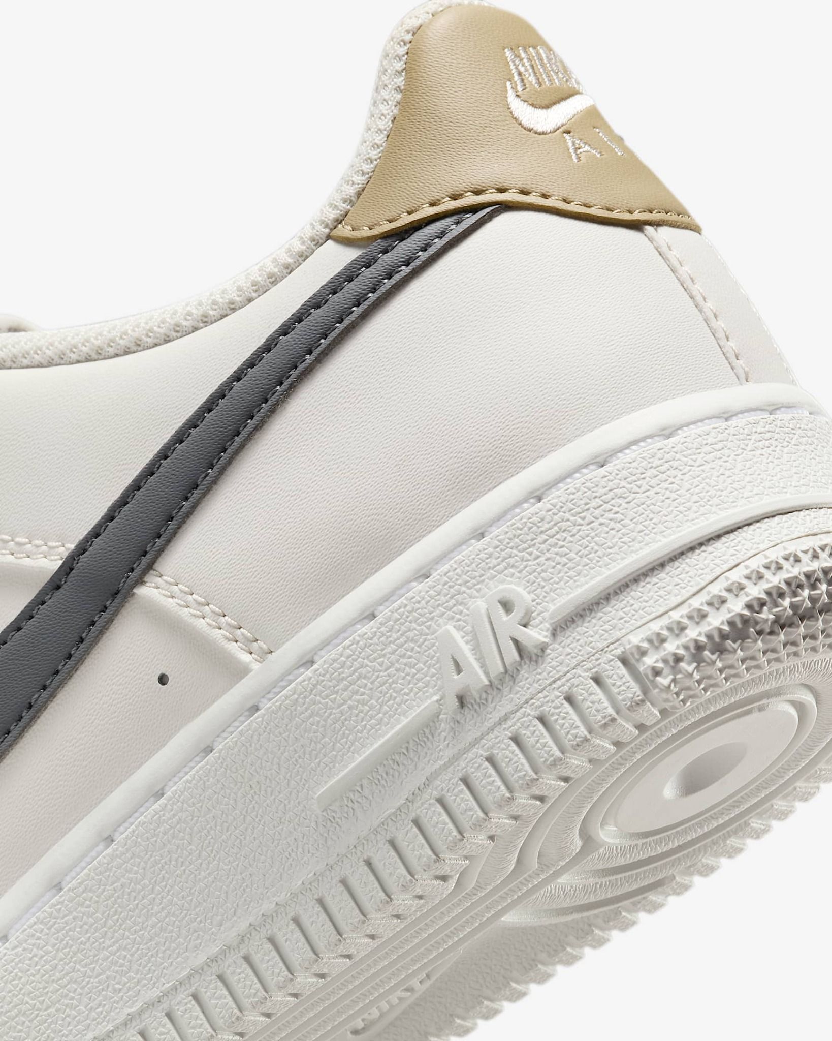 Nike - Giày thể thao trẻ em Bé Trai Air Force 1 Older Kids' Shoes