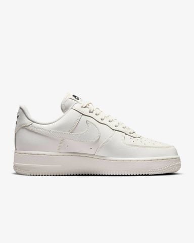 Nike - Giày thời trang thể thao Nữ Air Force 1 '07 Essential Women's Shoes