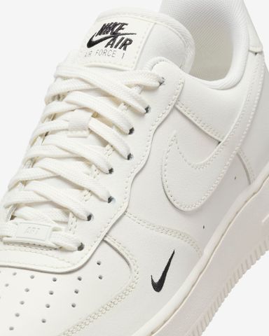 Nike - Giày thời trang thể thao Nữ Air Force 1 '07 Essential Women's Shoes