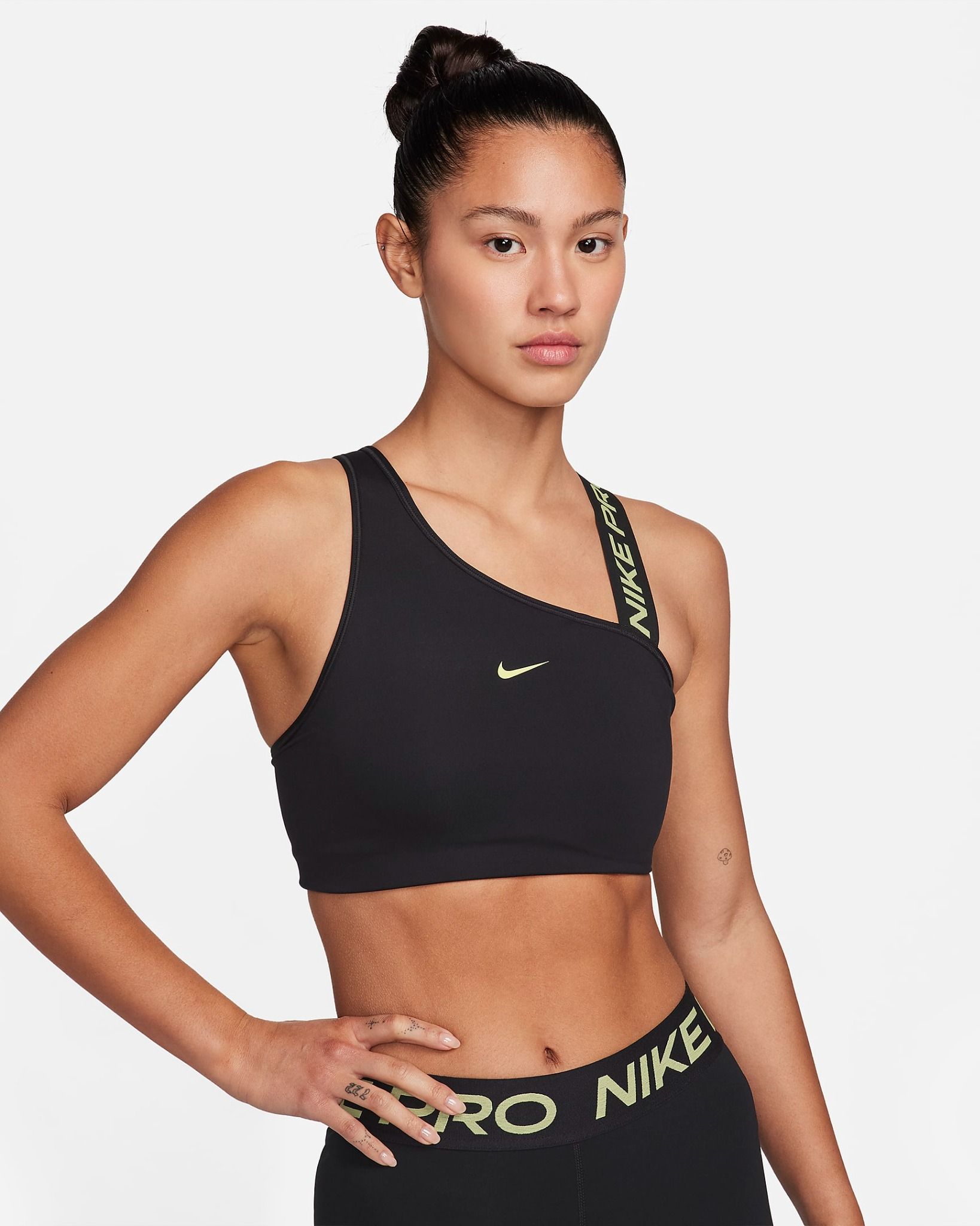 Nike - Áo ngực nữ hỗ trợ cường độ vừa Pro Swoosh Women's Medium-Support 1-Piece Pad Asymmetrical Sports Bra