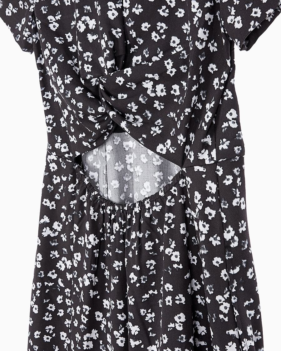 Calvin Klein - Đầm nữ A- Floral Ss V-Neck Maxi Tea Drs J218P22 – ULA Vietnam Calvin Klein - Đầm nữ A- Floral Ss V-Neck Maxi Tea Drs J218P22 – ULA Vietnam