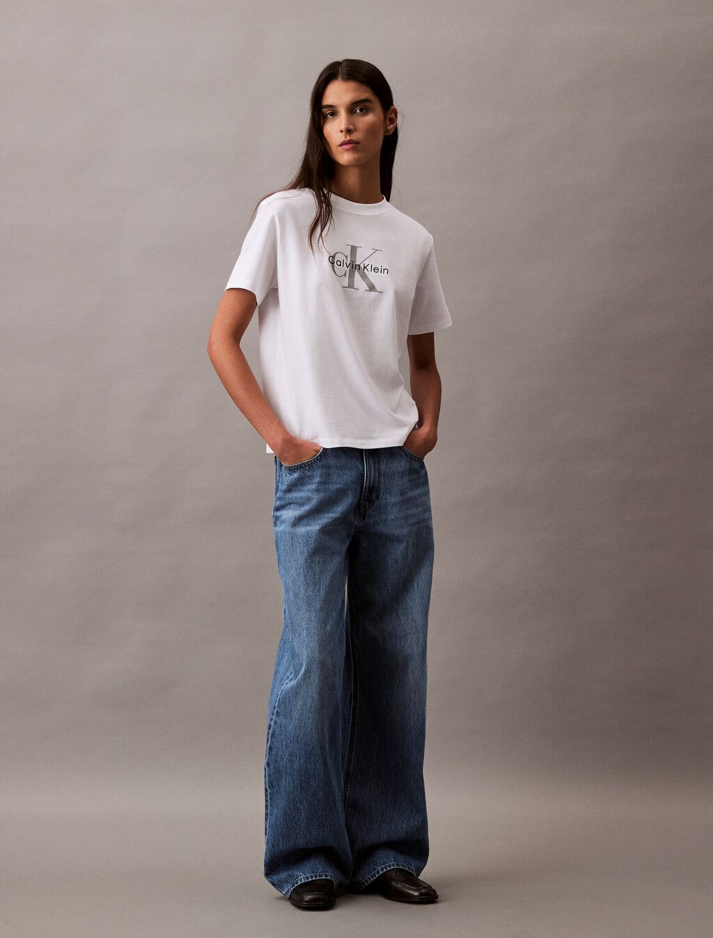 Calvin Klein - Áo thun tay ngắn CK nữ Hero Classic Monogram T-shirt