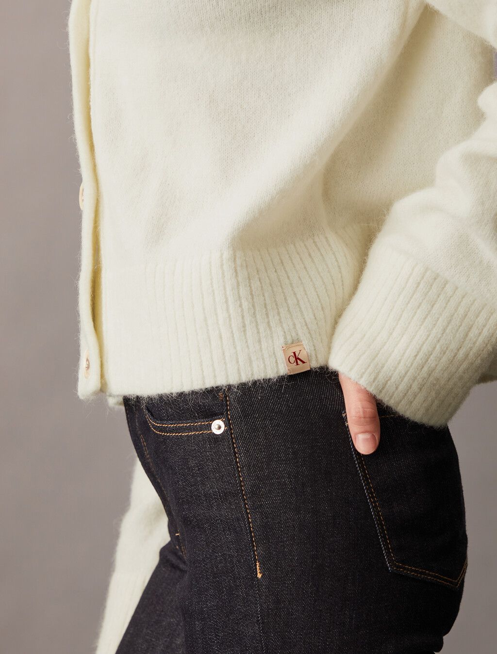 Calvin Klein - Áo khoác len CK nữ Fluffy Yarn Sweater Cardigan