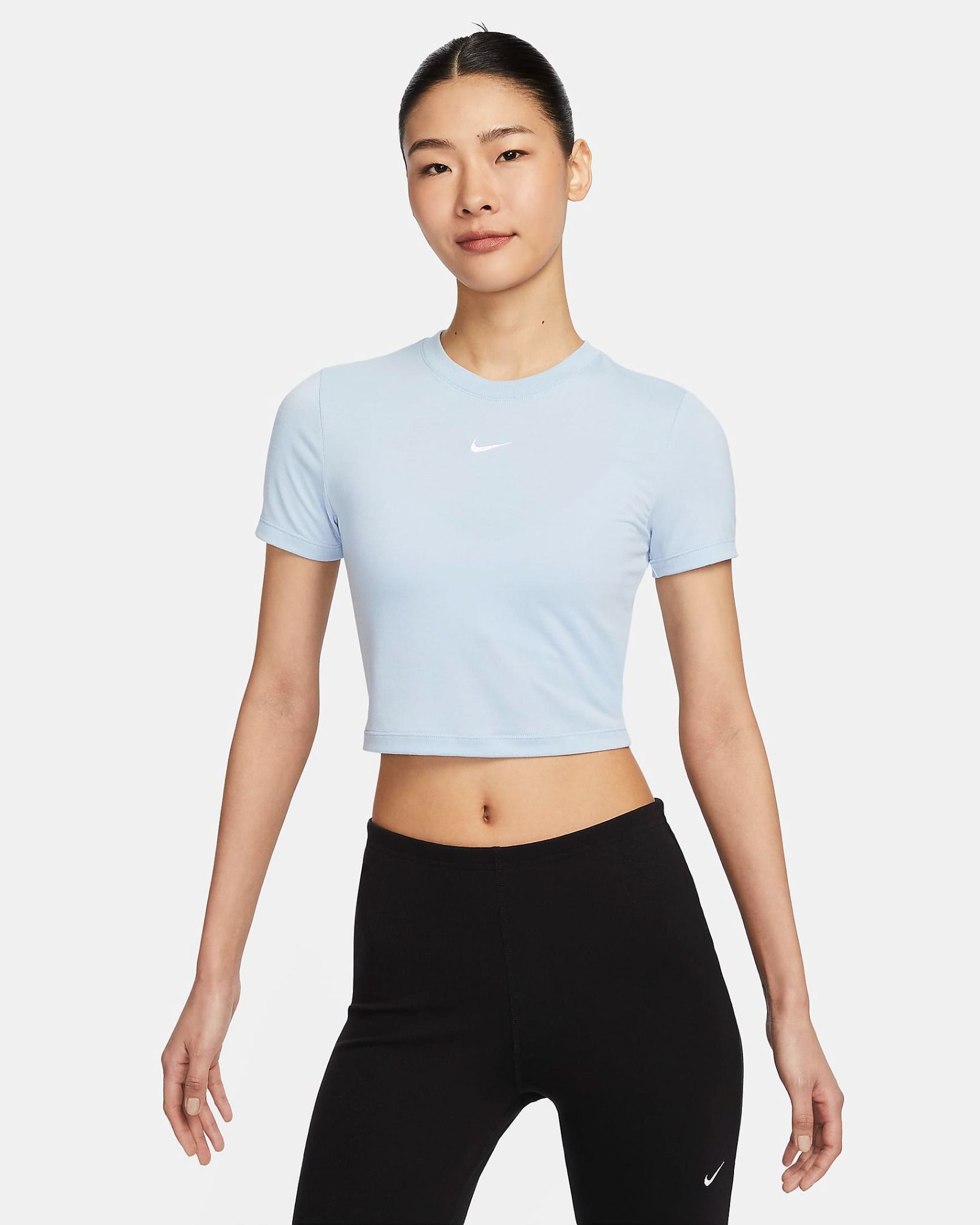 Nike - Áo tay ngắn thể thao Nữ Essential Women's Slim-fit Crop T-Shirt