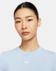 Nike - Áo tay ngắn thể thao Nữ Essential Women's Slim-fit Crop T-Shirt