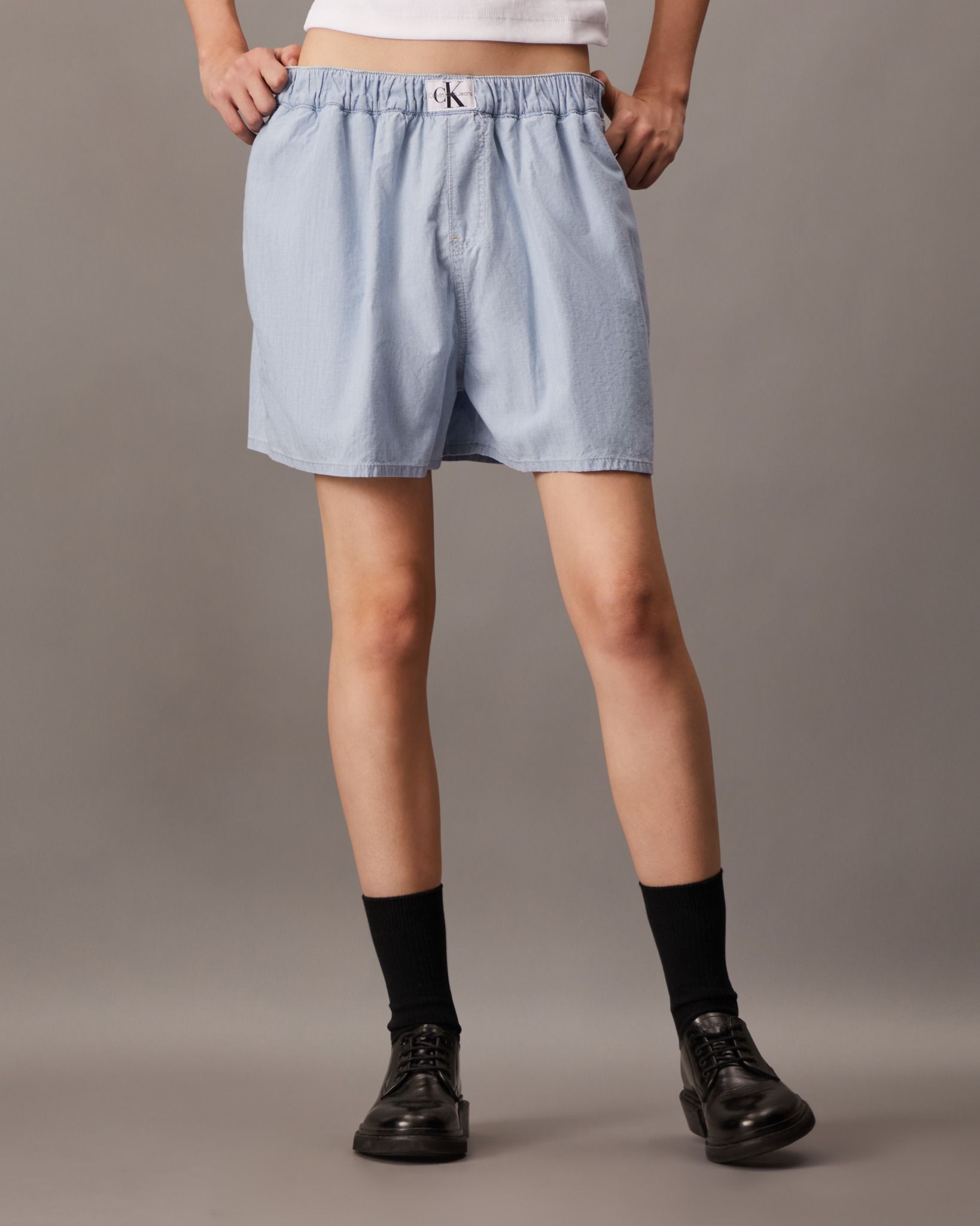 Calvin Klein - Quần ngắn CK nữ Relaxed Denim Boxer Shorts