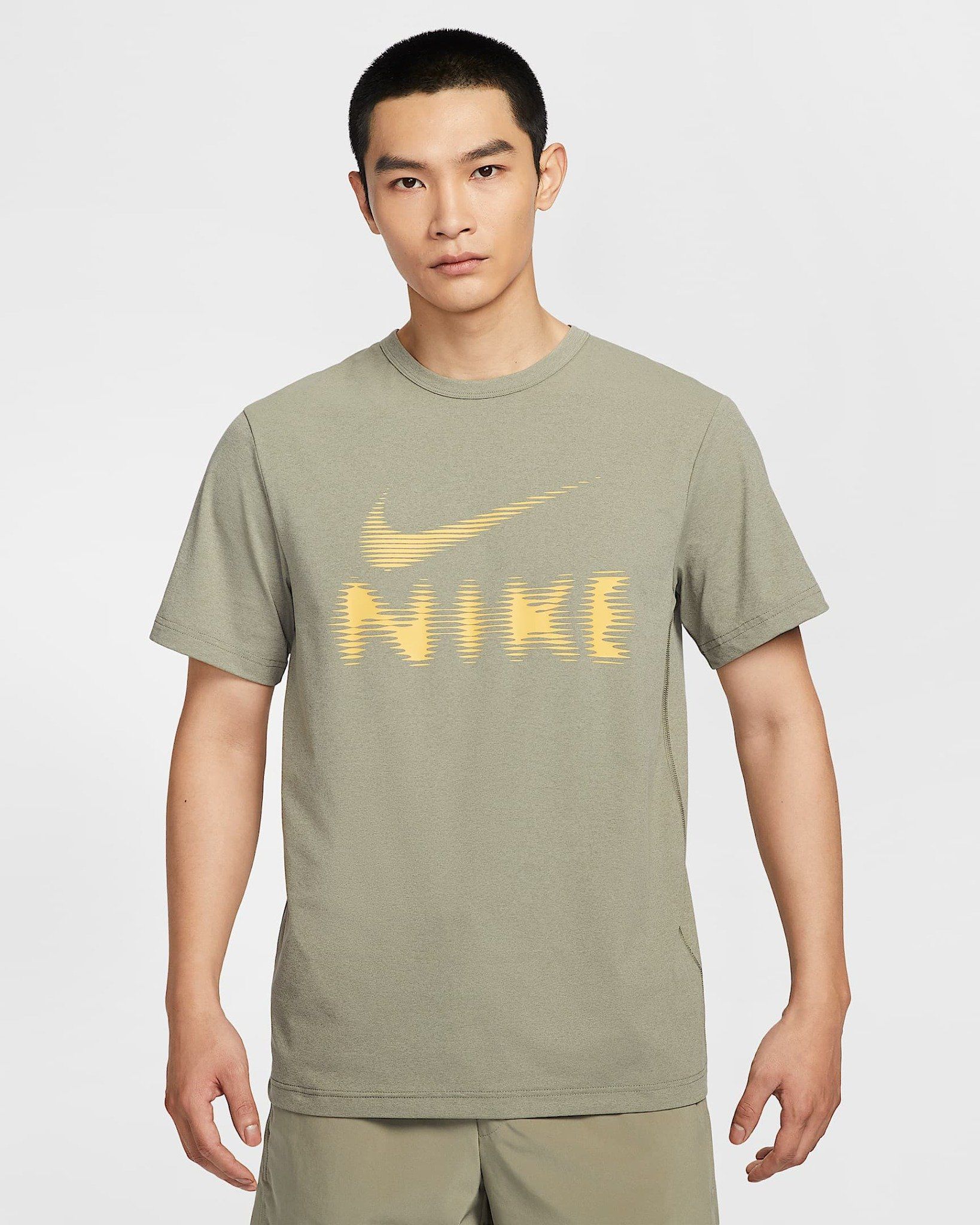 Nike - Áo tay ngắn thể thao Nam Hyverse Men's Dri-FIT UV Versatile T-Shirt