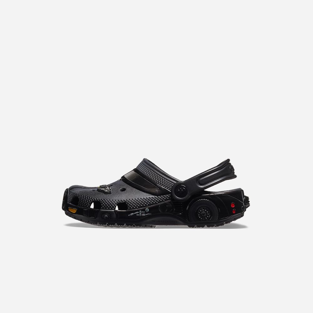 Crocs - Xăng đan trẻ em Classic Clog Batman Batmobile Lifestyle Sandal