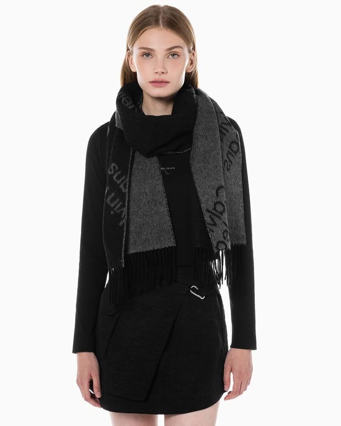 Calvin Klein - Khăn choàng nữ Premium Wool Scarf