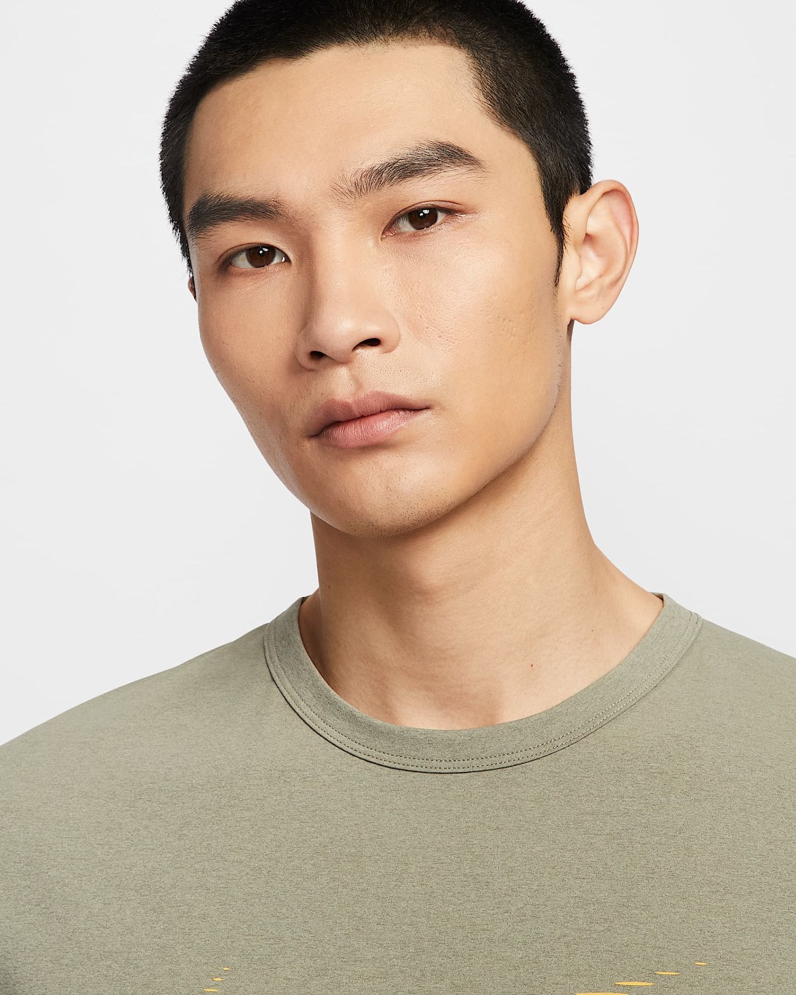 Nike - Áo tay ngắn thể thao Nam Hyverse Men's Dri-FIT UV Versatile T-Shirt