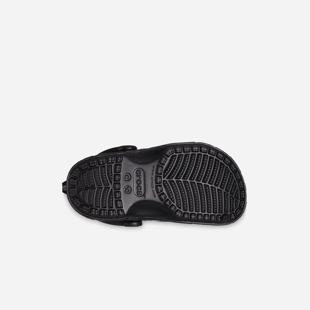 Crocs - Xăng đan trẻ em Classic Clog Batman Batmobile Lifestyle Sandal