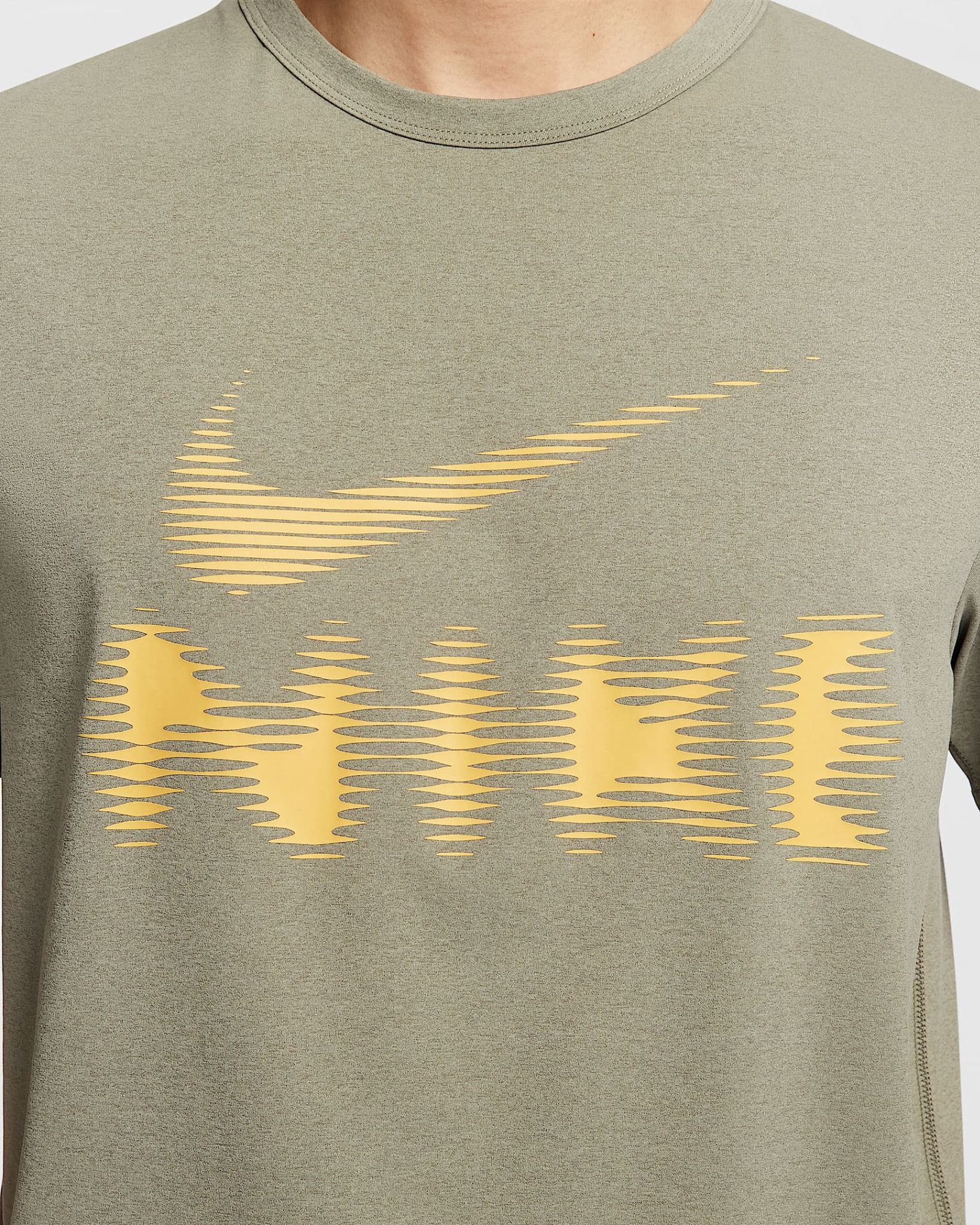 Nike - Áo tay ngắn thể thao Nam Hyverse Men's Dri-FIT UV Versatile T-Shirt
