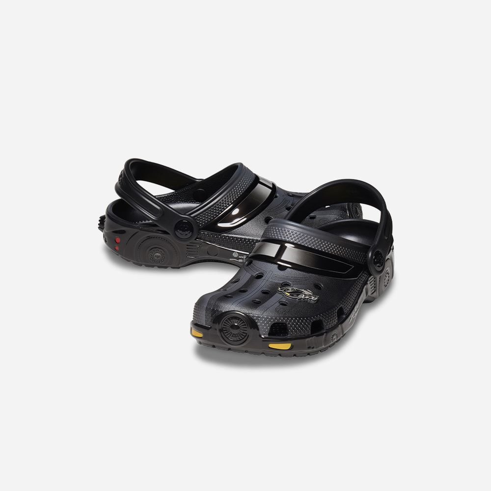 Crocs - Xăng đan trẻ em Classic Clog Batman Batmobile Lifestyle Sandal
