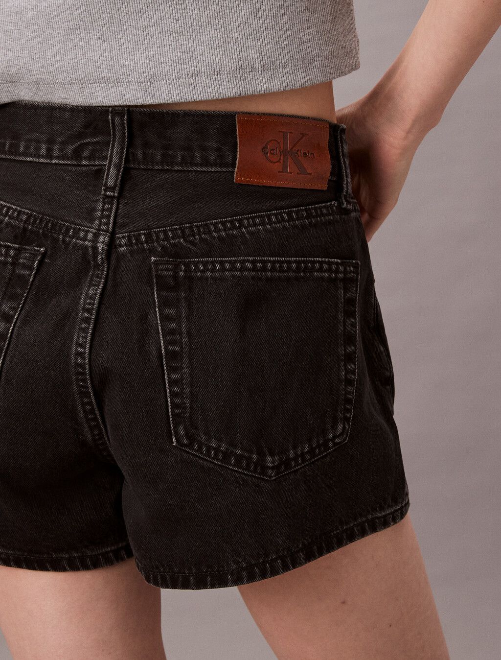 Calvin Klein - Quần jeans ngắn CK nữ 90's Denim Shorts