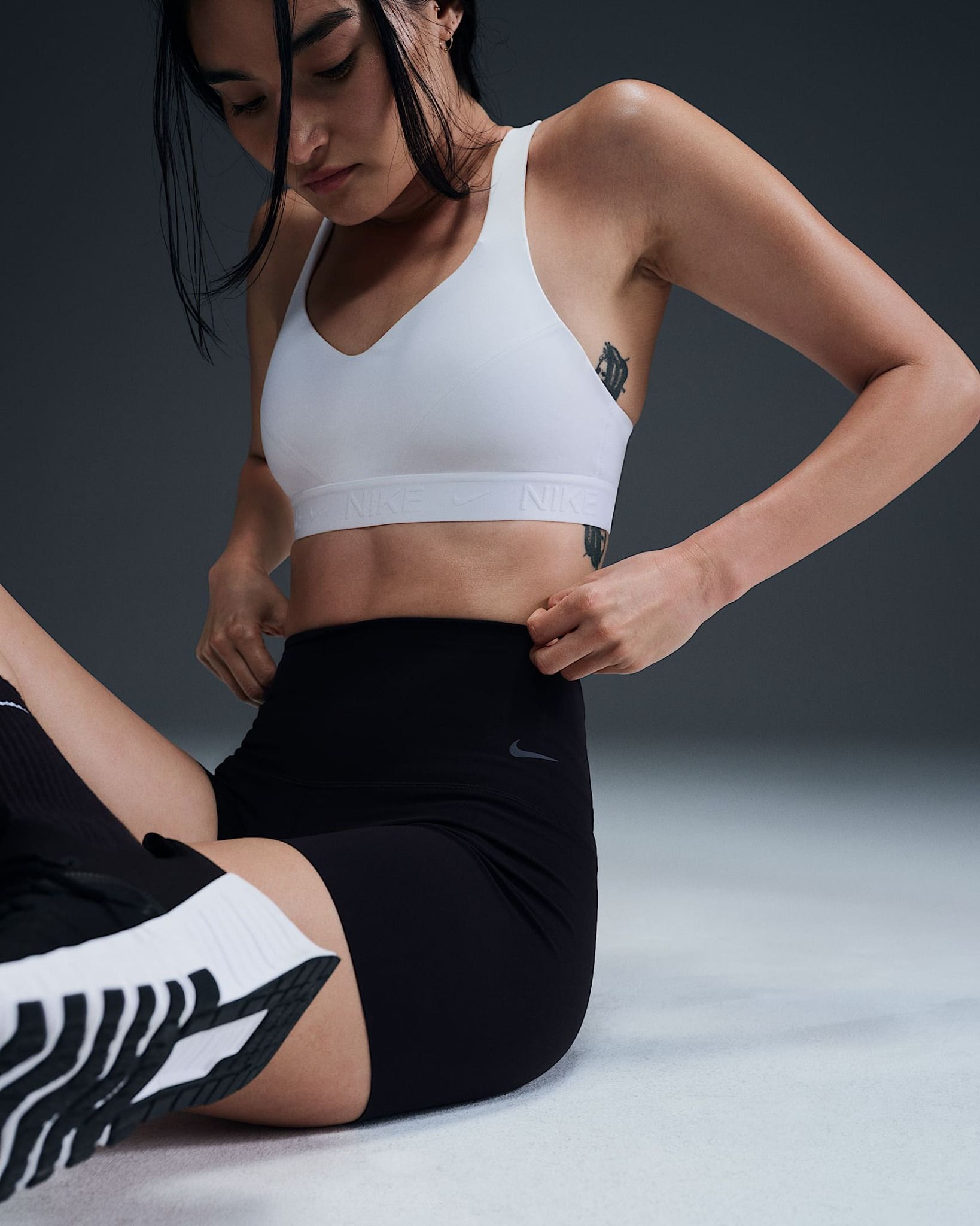 Nike - Quần ngắn thể thao Nữ Zenvy Women's Gentle-Support High-Waisted Biker Shorts