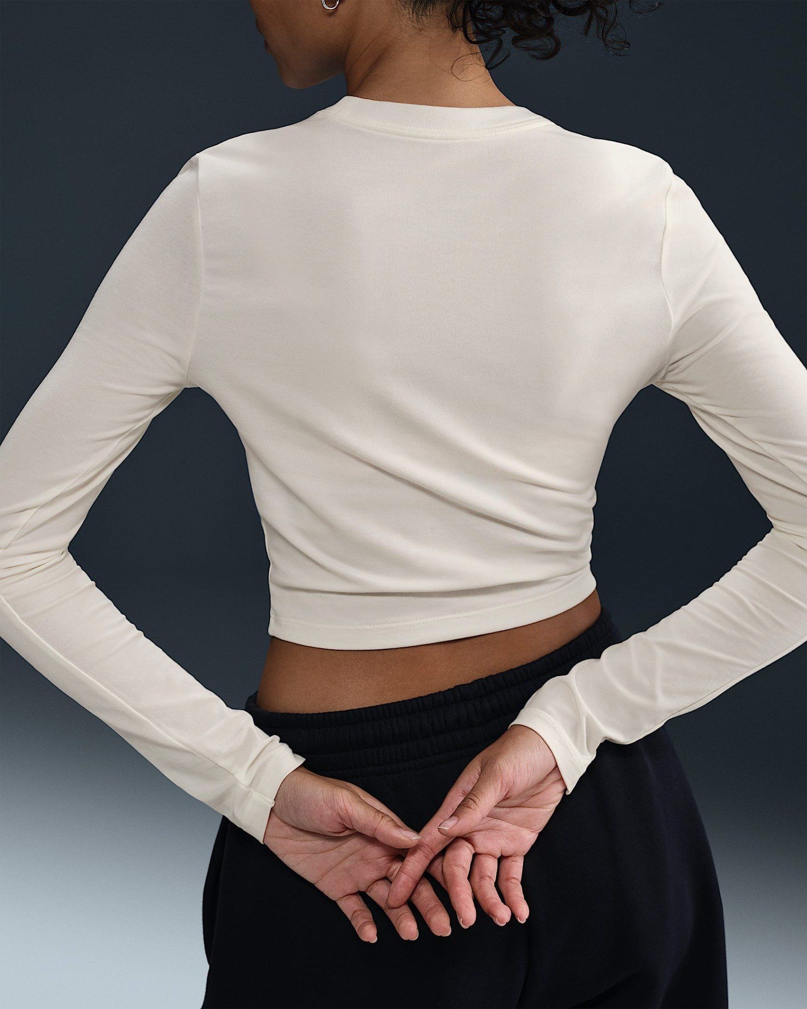 Nike - Áo tay dài thể thao Nữ Chill Knit Women's Slim Long-Sleeve Cropped Top