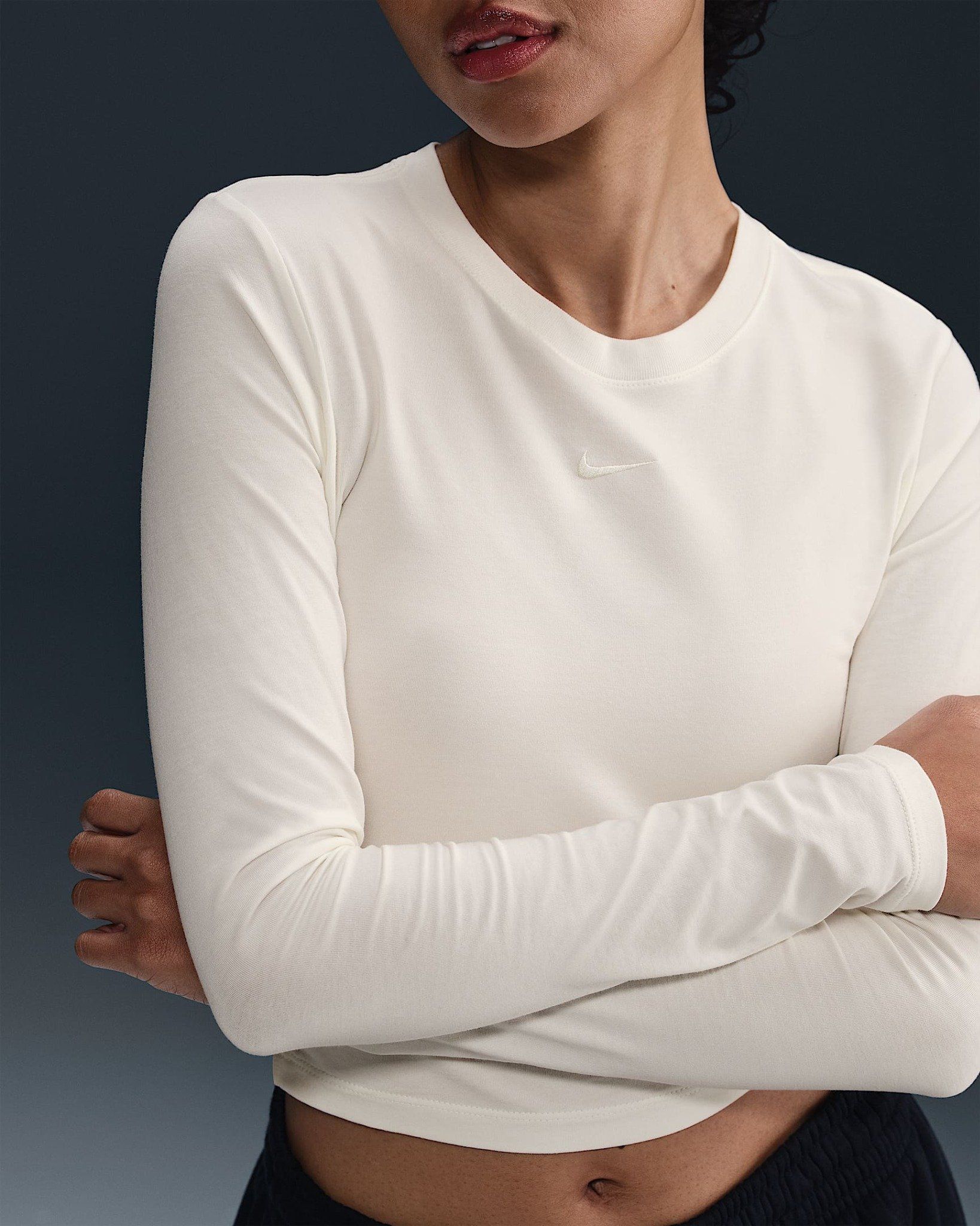 Nike - Áo tay dài thể thao Nữ Chill Knit Women's Slim Long-Sleeve Cropped Top