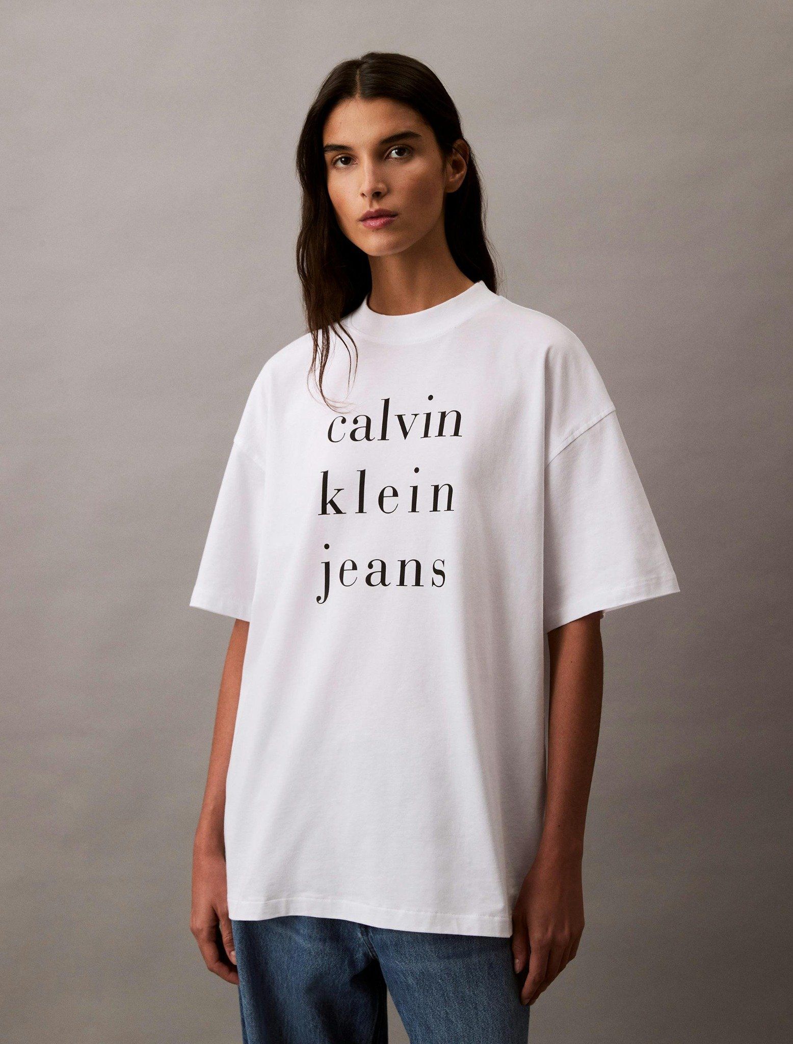 Calvin Klein - Áo phông thời trang nữ CK Spaced Logo Graphic Relaxed T-Shirt