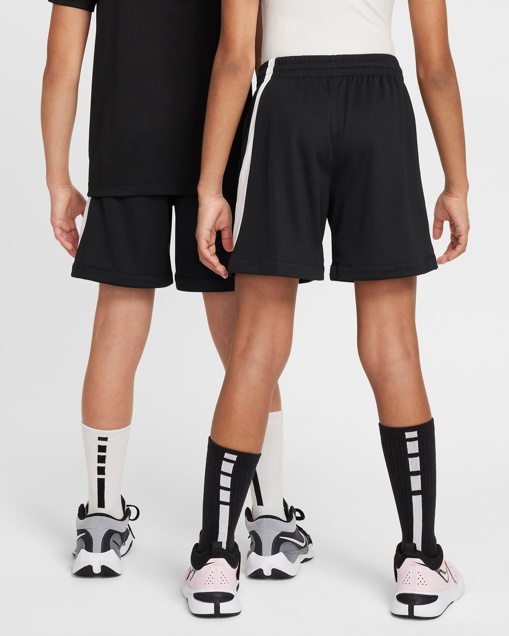 Nike - Quần ngắn thể thao Bé Trai Multi+ Older Kids' Dri-FIT Training Shorts