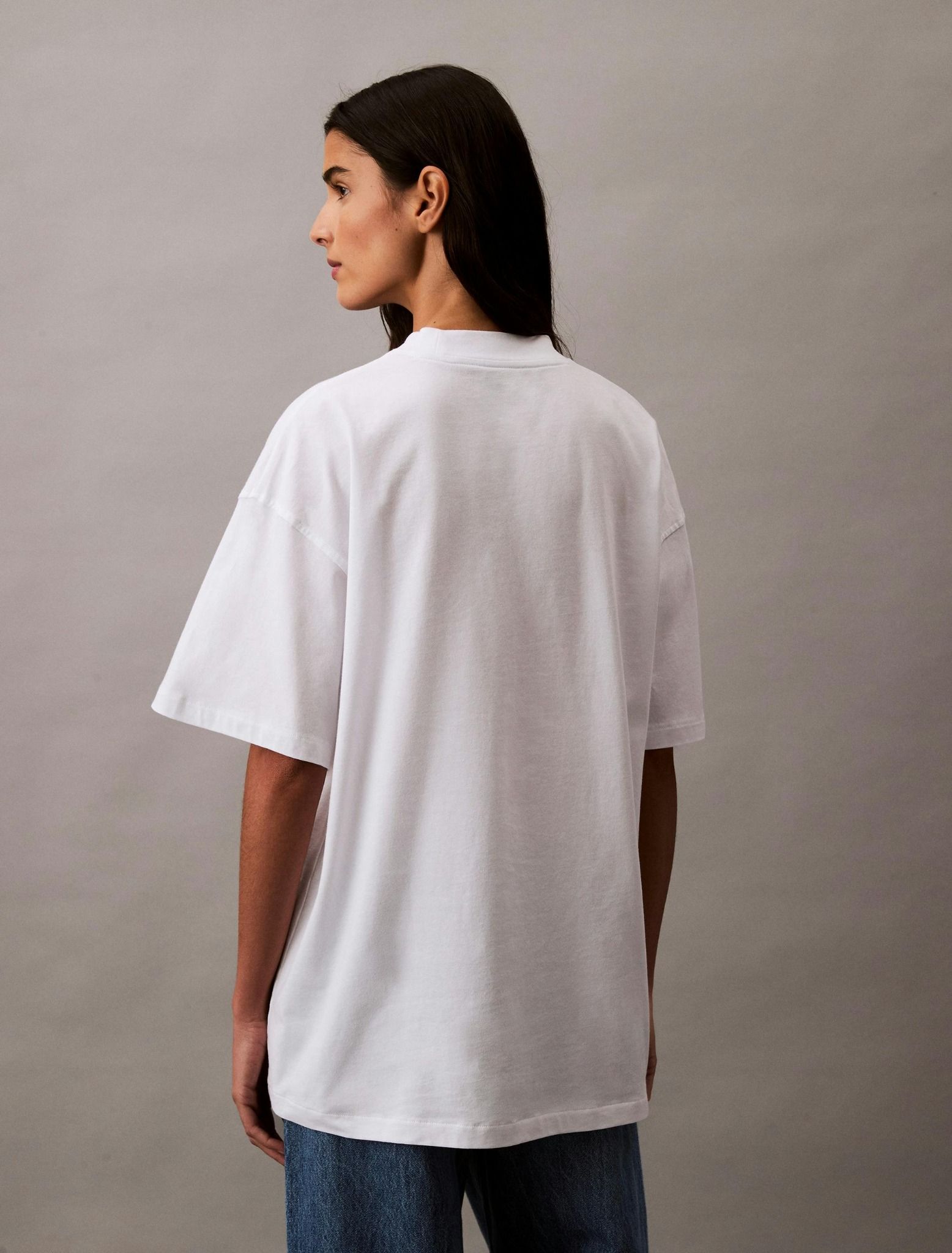 Calvin Klein - Áo phông thời trang nữ CK Spaced Logo Graphic Relaxed T-Shirt