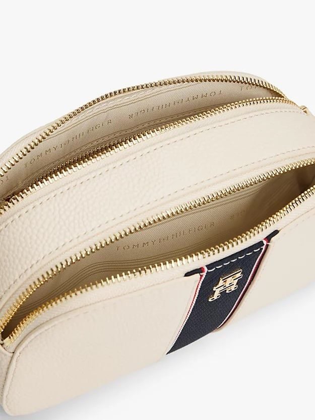 Tommy Hilfiger - Túi đeo chéo nữ Textured Camera Bag