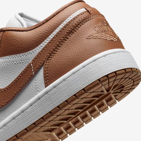 Nike - Giày thời trang thể thao Nữ Women's Air Jordan 1 Low Shoes