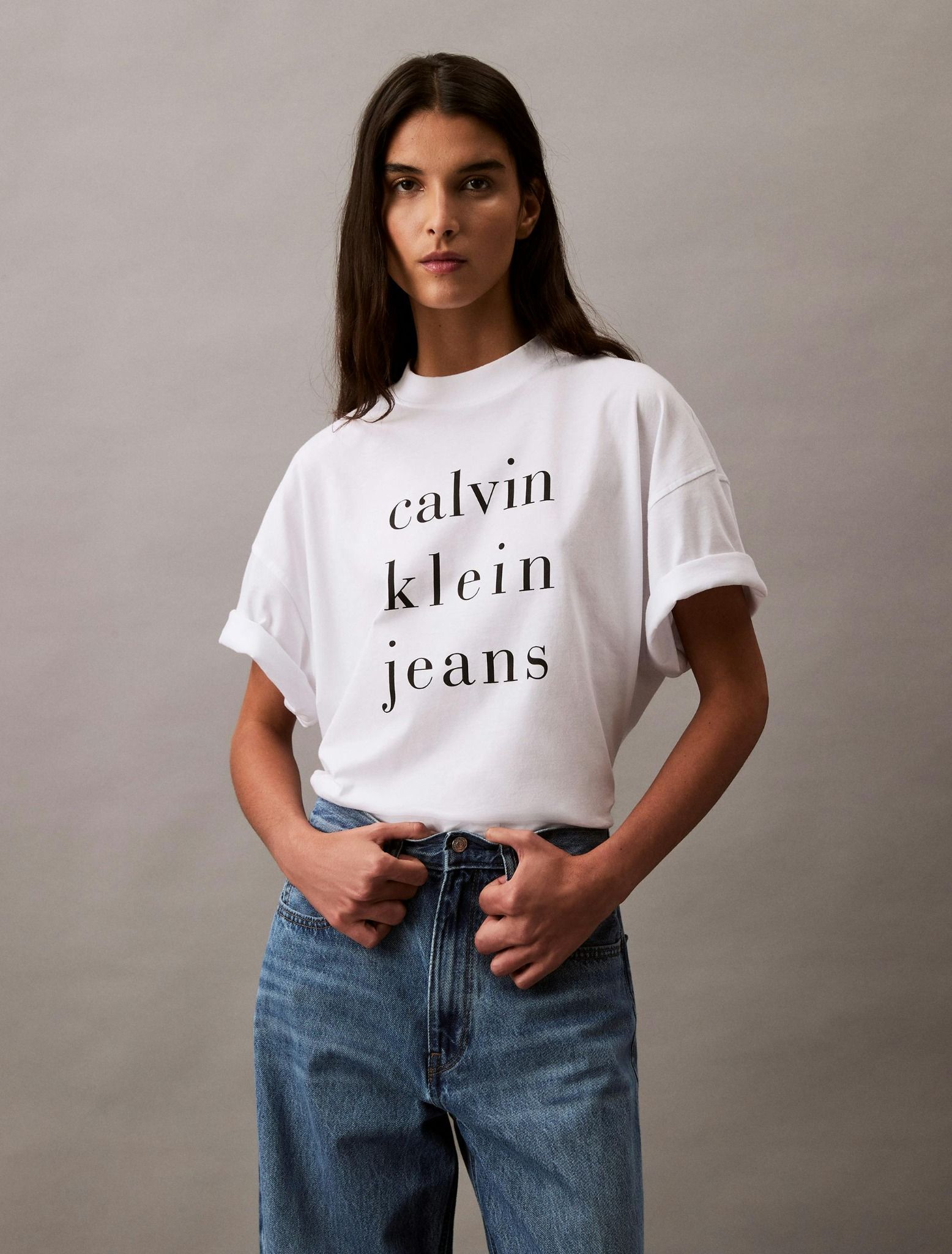 Calvin Klein - Áo phông thời trang nữ CK Spaced Logo Graphic Relaxed T-Shirt