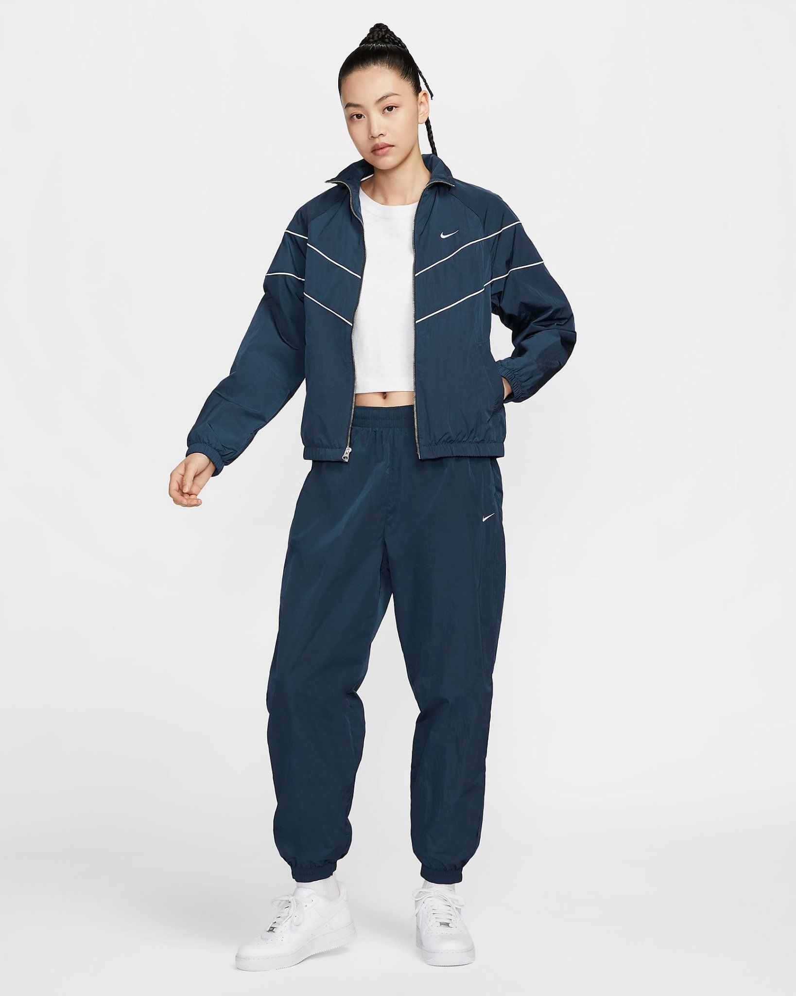 Nike - Áo khoác thể thao Nữ Windrunner Women's Loose UV Woven Full-Zip Jacket