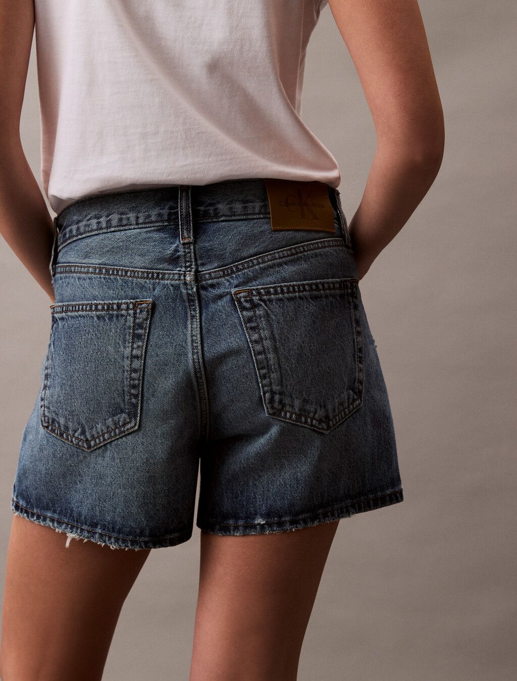 Calvin Klein - Quần jeans CK nữ Relaxed Denim Bermuda Shorts