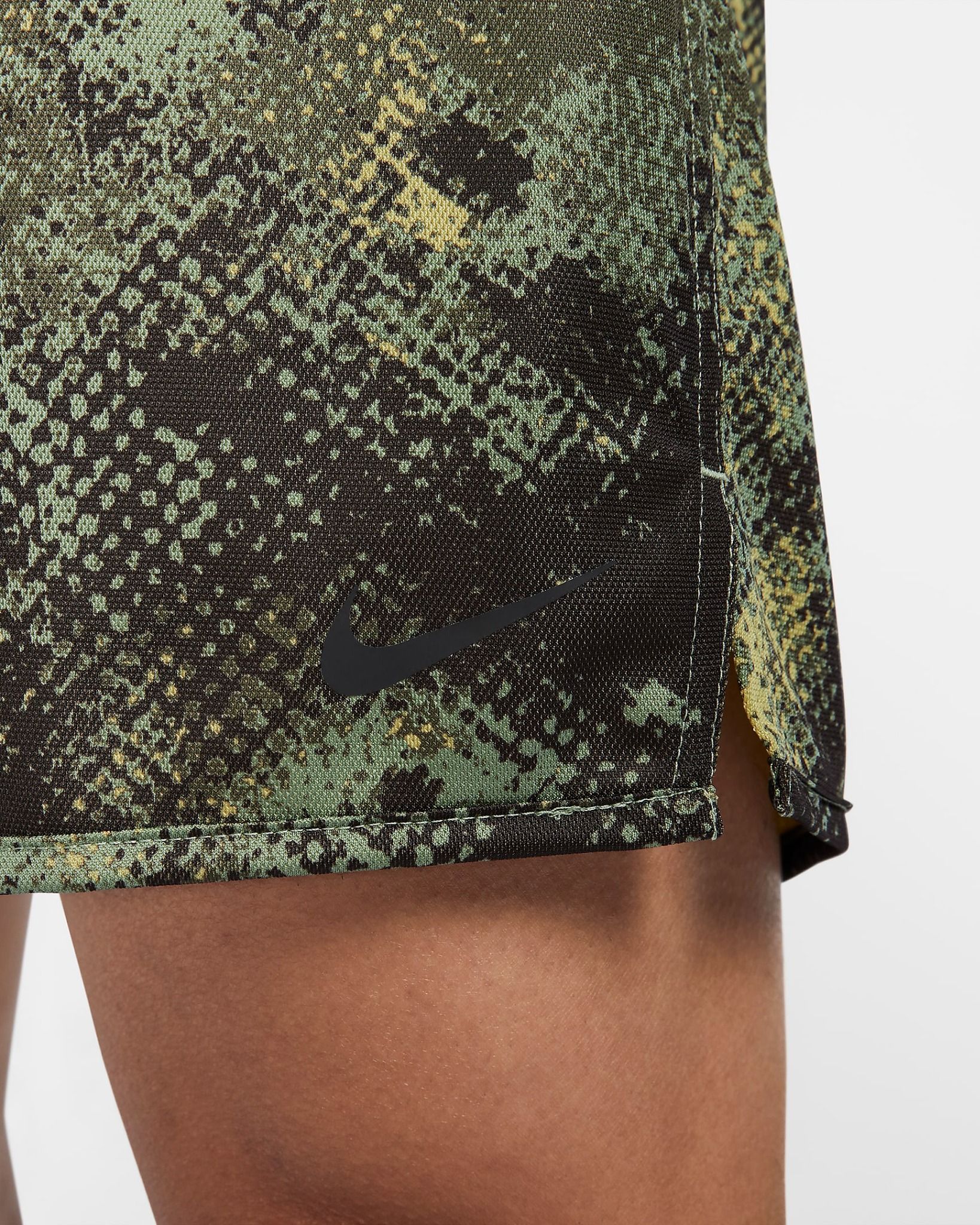 Nike - Quần ngắn thể thao Nam Totality Camo Men's Dri-FIT Unlined Fitness Shorts