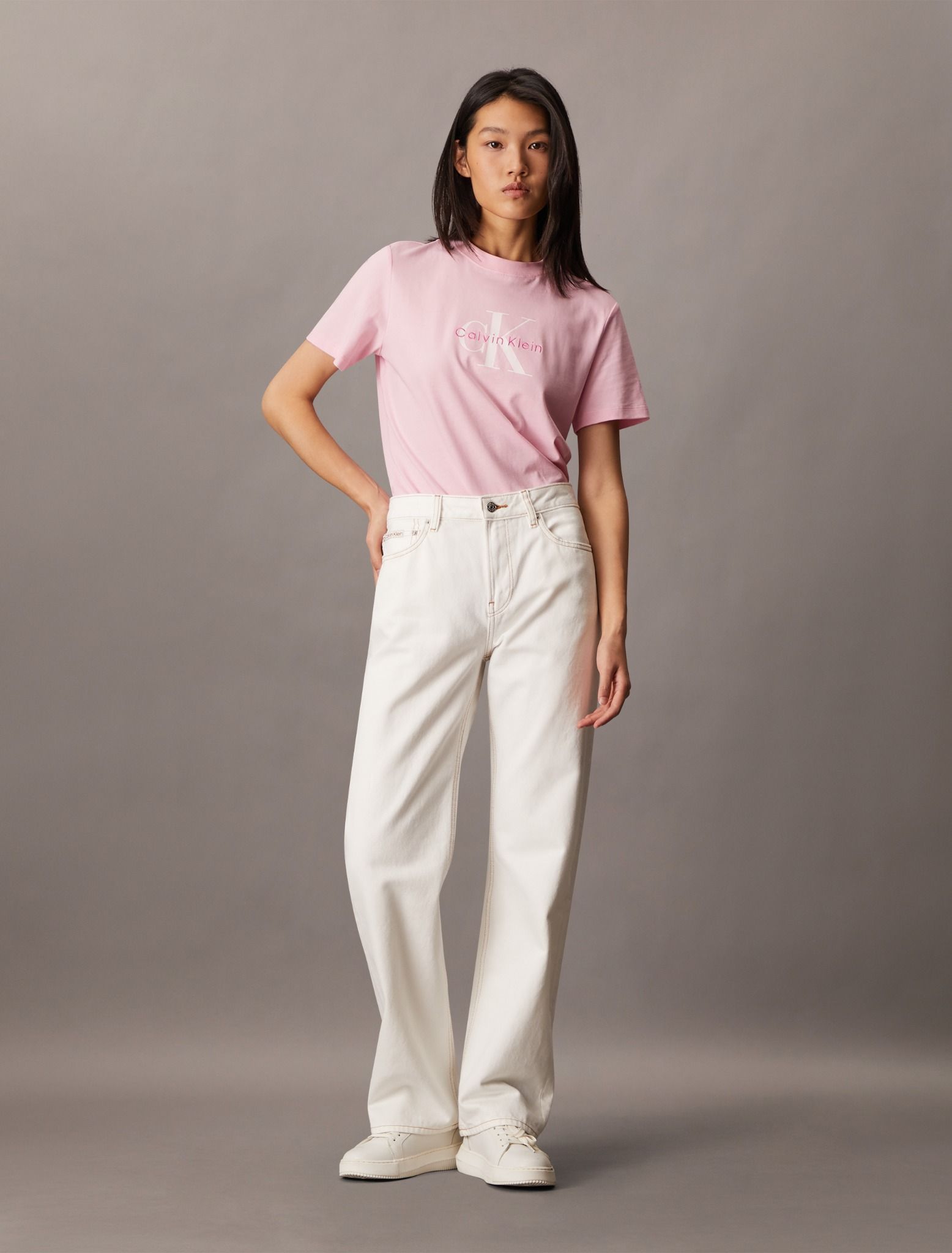 Calvin Klein - Áo thun CK nữ Hero Classic Monologo Tee