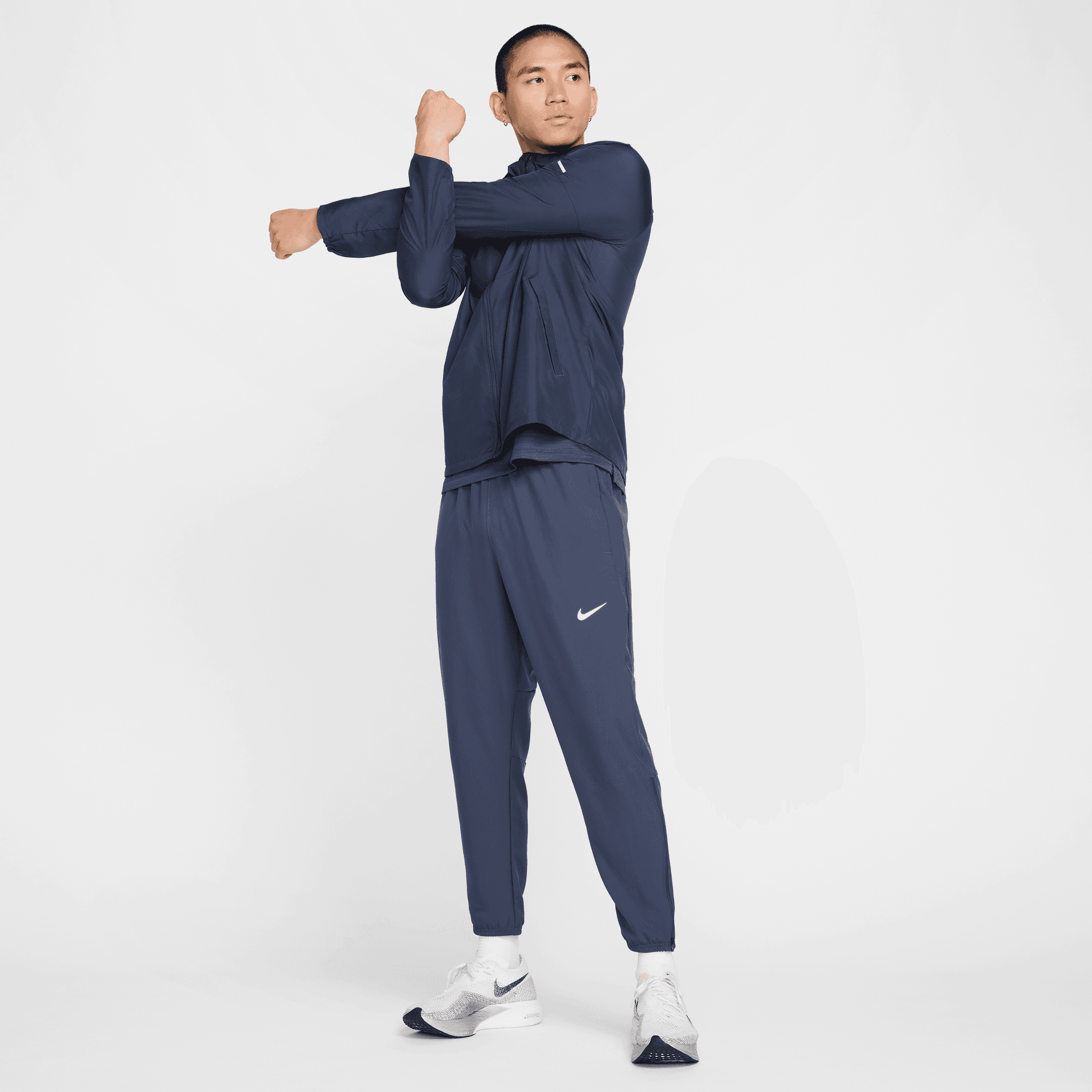 Nike - Quần dài thể thao Nam Challenger Men's Dri-FIT Woven Running Trousers