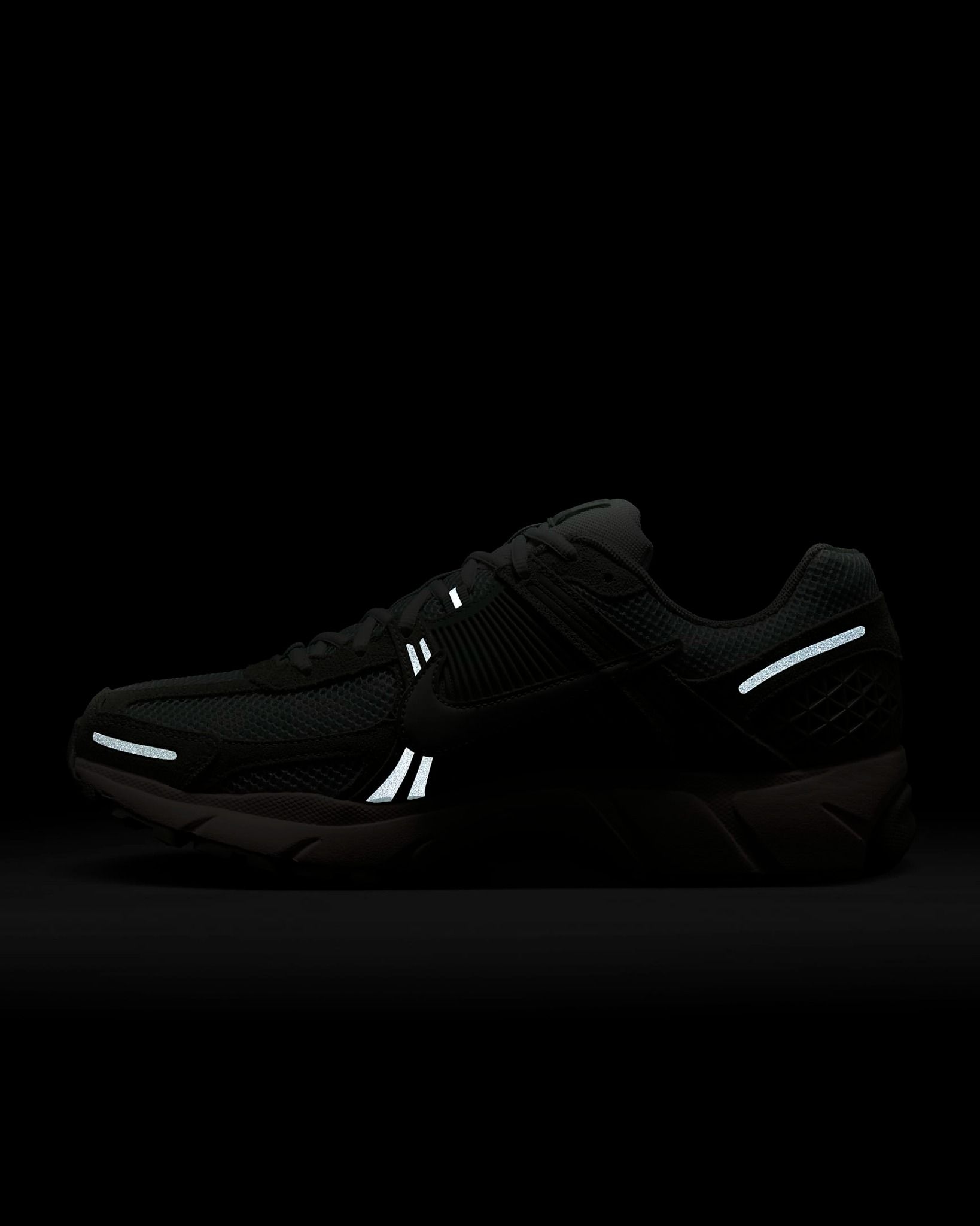 Nike - Giày thời trang thể thao Nam Zoom Vomero 5 Men's Shoes