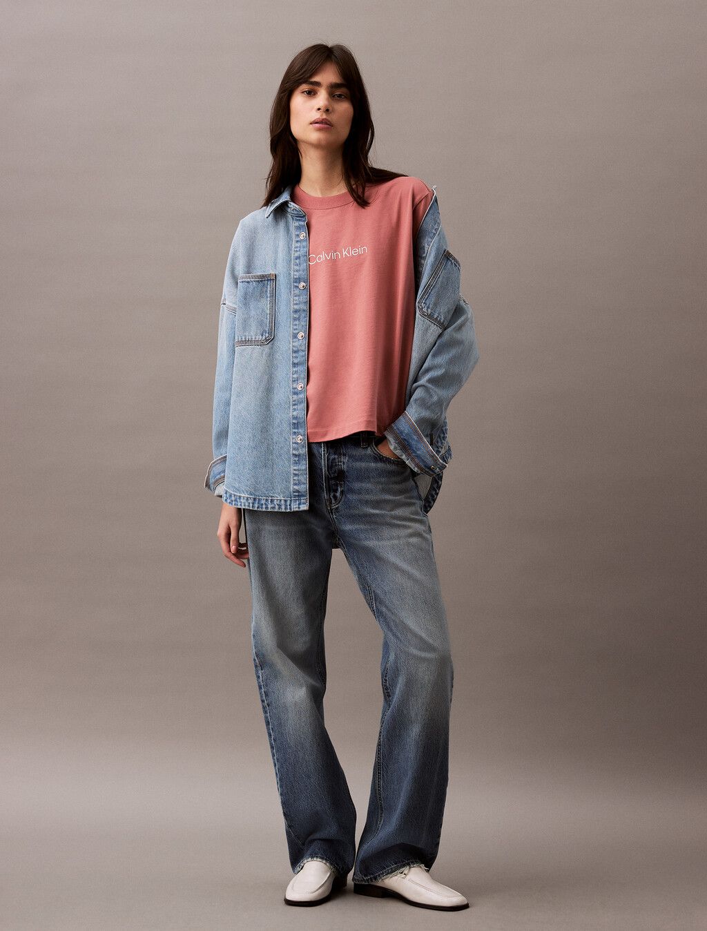 Calvin Klein - Áo phông tay ngắn nữ CK Relaxed Standard Logo Crewneck Tee