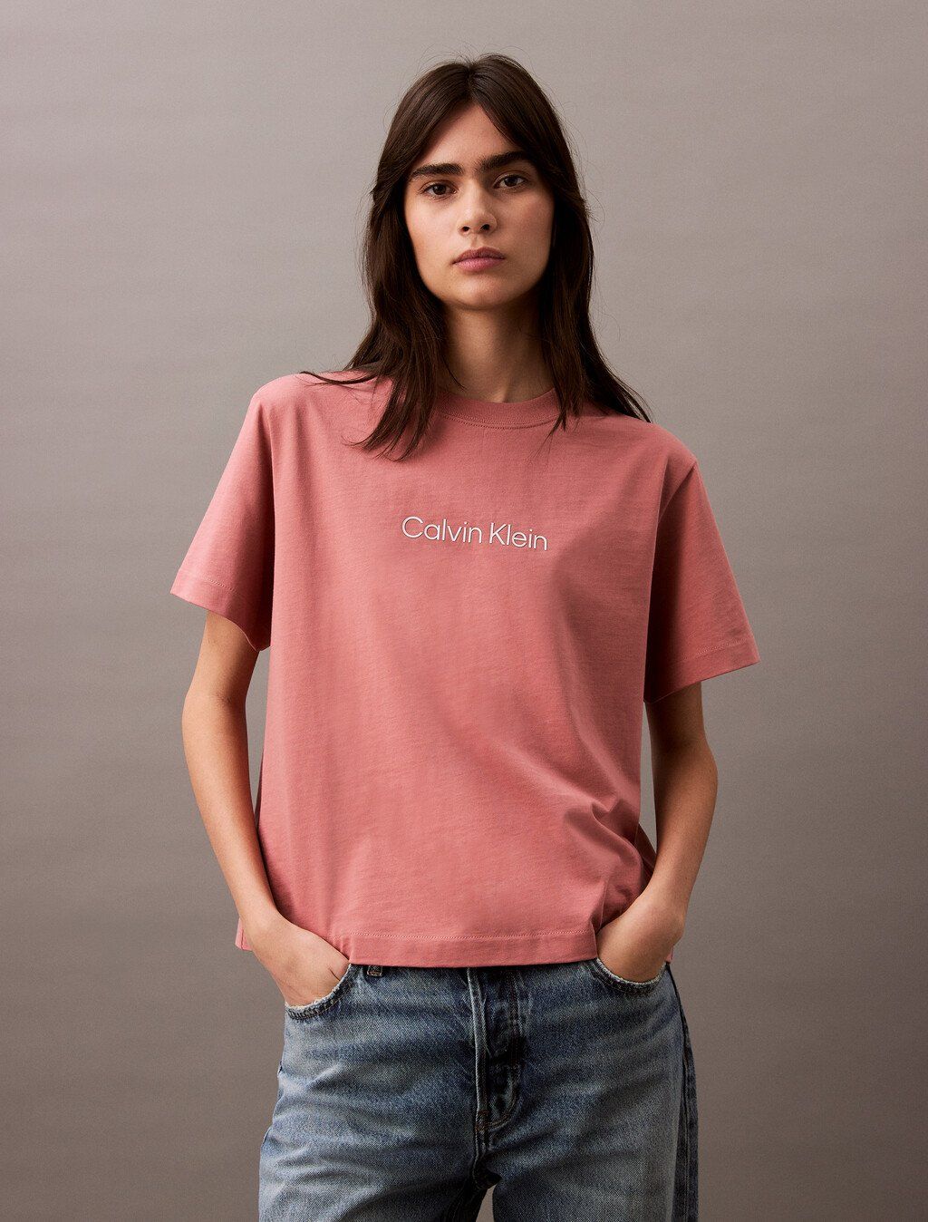 Calvin Klein - Áo phông tay ngắn nữ CK Relaxed Standard Logo Crewneck Tee