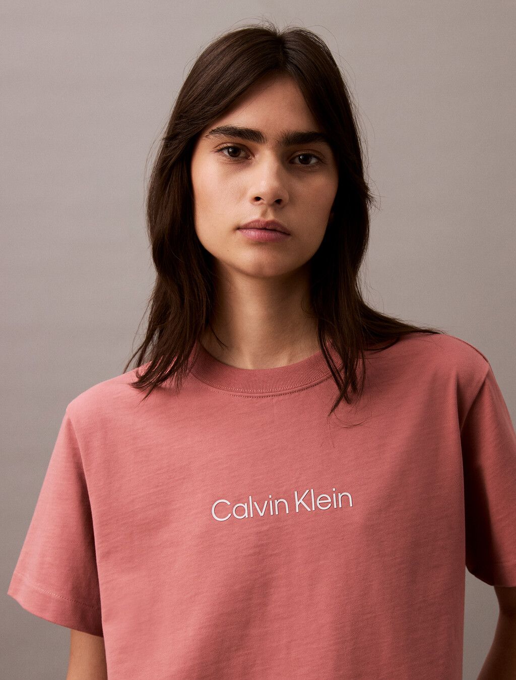 Calvin Klein - Áo phông tay ngắn nữ CK Relaxed Standard Logo Crewneck Tee