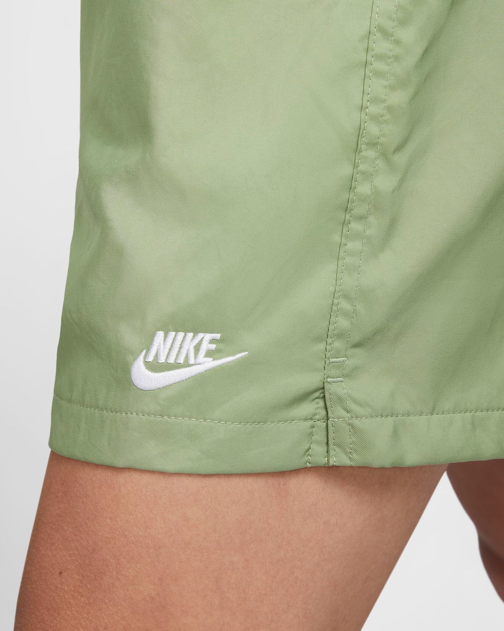 Nike - Quần ngắn thể thao Nam Club Men's Woven Flow Shorts