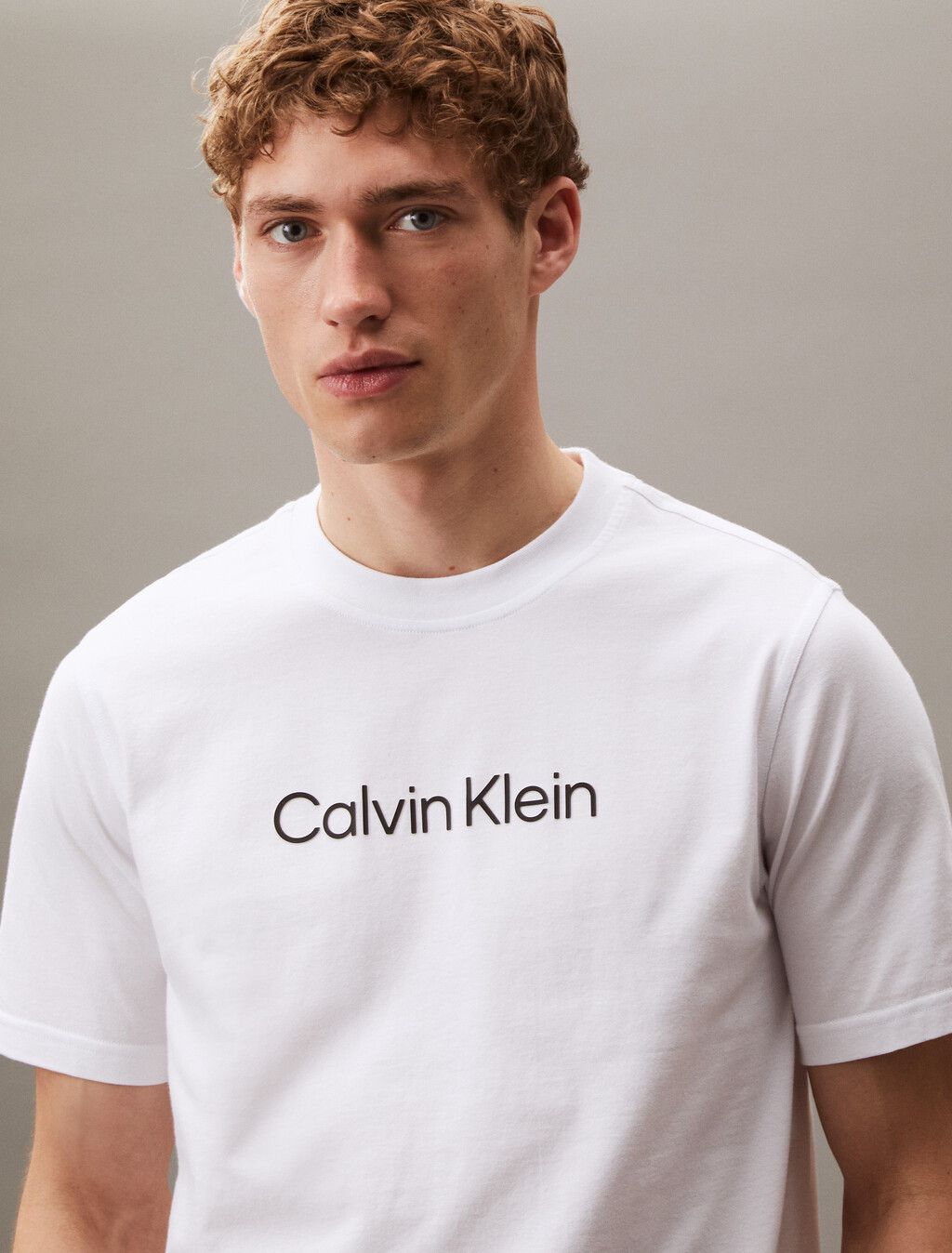 Calvin Klein - Áo thun thể thao nam CK Essential Logo Short Sleeve Tee