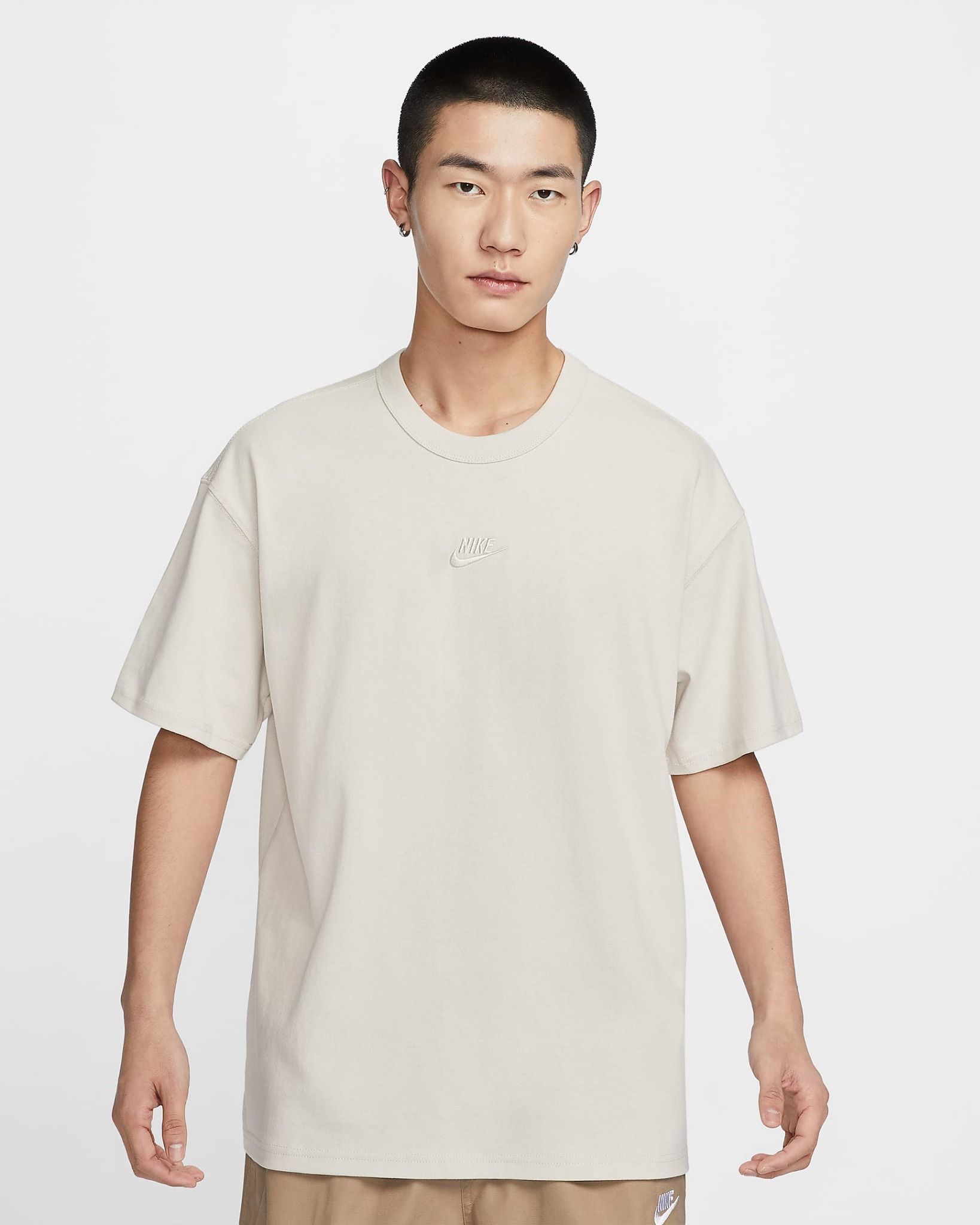 Nike - Áo tay ngắn thể thao Nam Sportswear Premium Essentials Men's T-Shirt